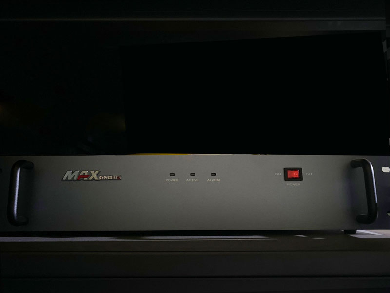 激光器-1.jpg 激光器-1.jpg